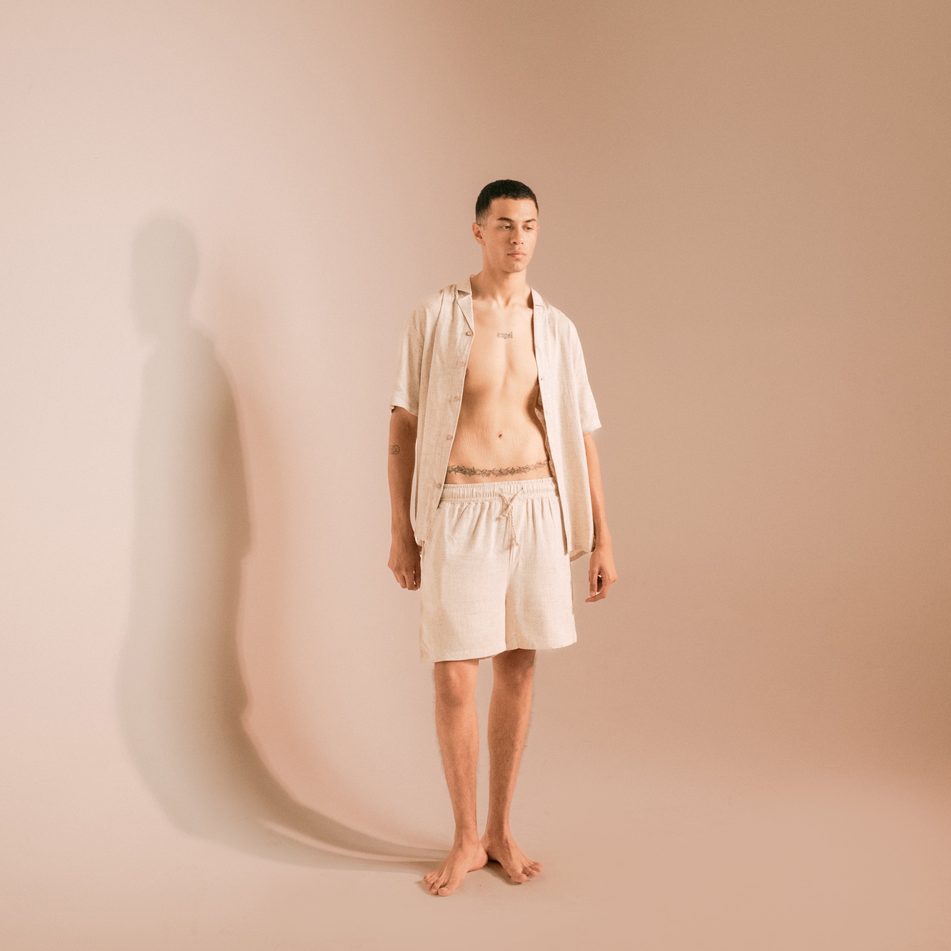 قميص كتان ناعم بأكمام قصيرة