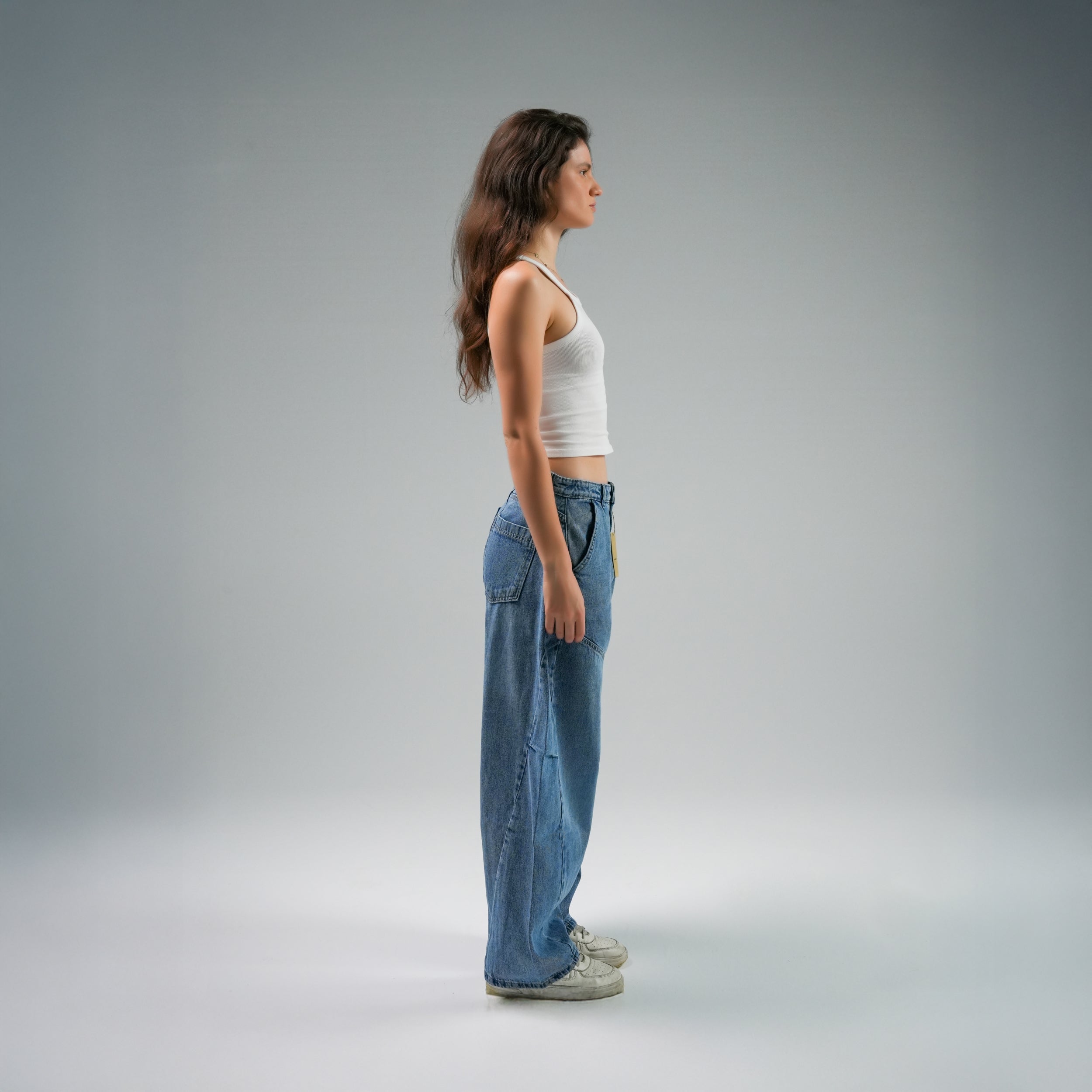 جينز واسع الساقين