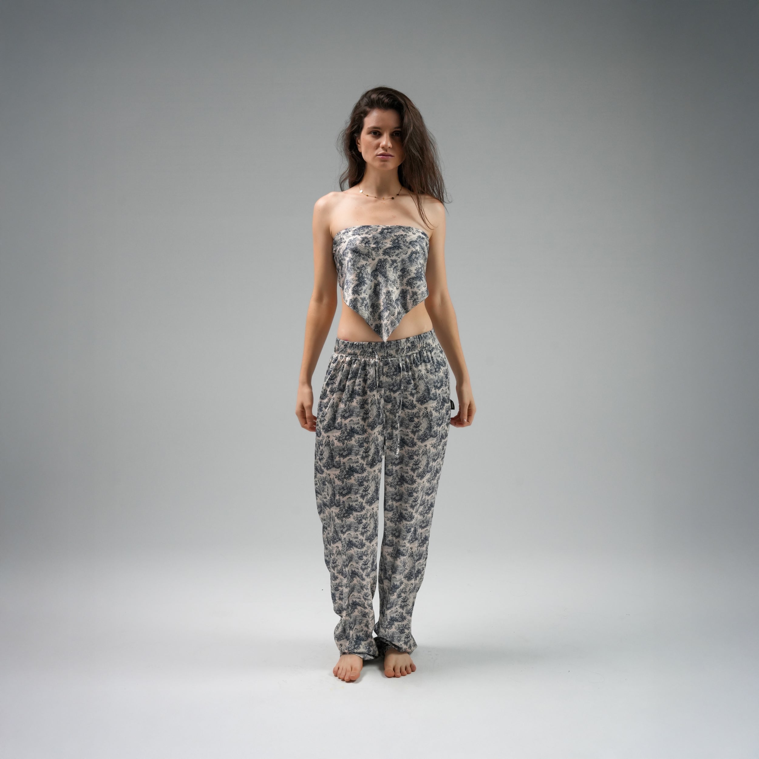 بنطلون حديقة أزرق الصورة الثانوية