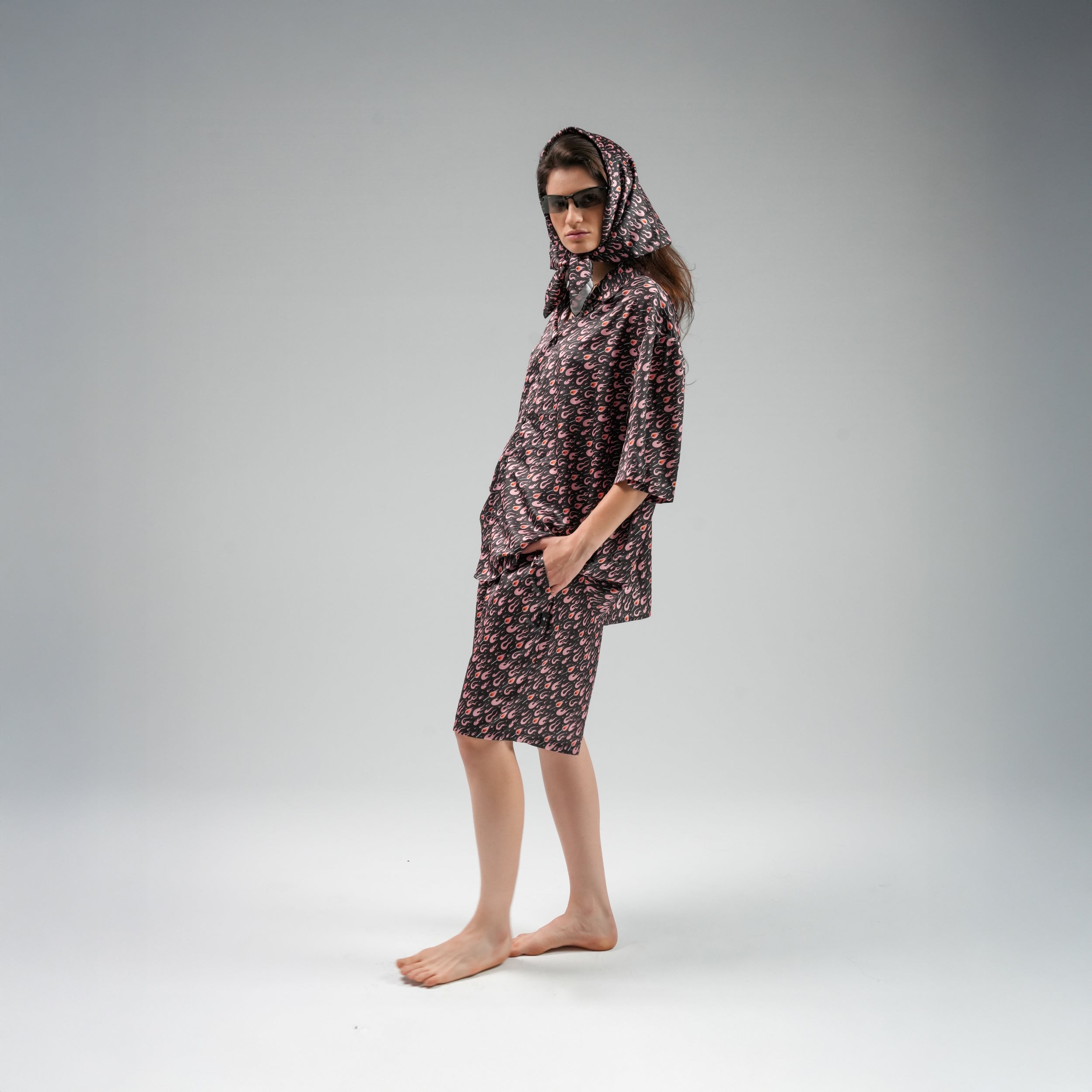 شورت اللهب الوردي الصورة الثانوية