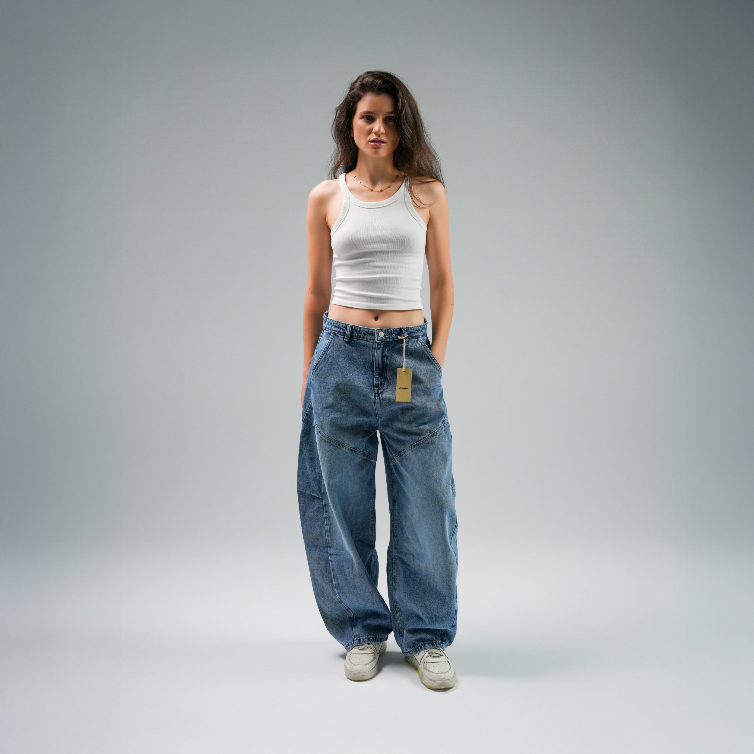 جينز واسع الساقين