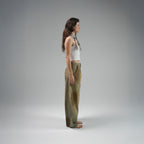 جينز واسع الساقين