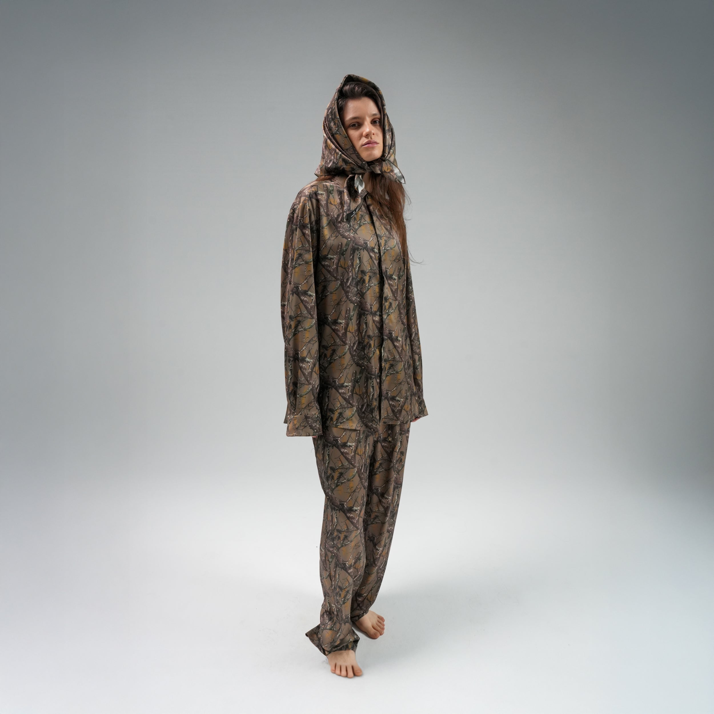 قميص مموه بأكمام طويلة الصورة الثانوية