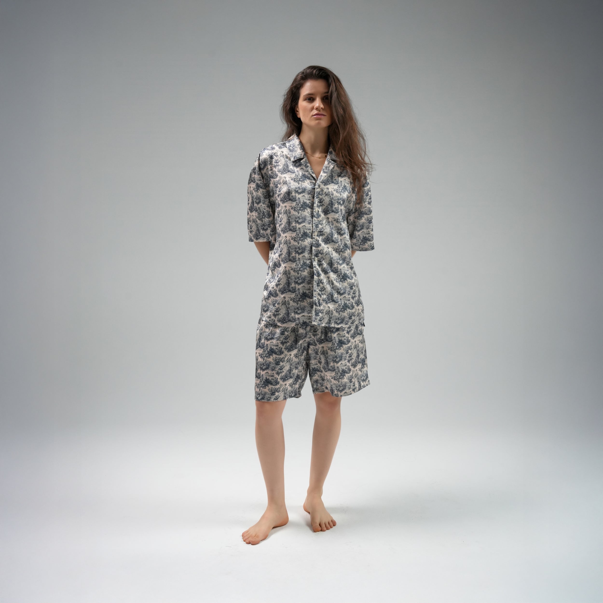 شورت أزرق بتصميم حديقة الصورة الثانوية